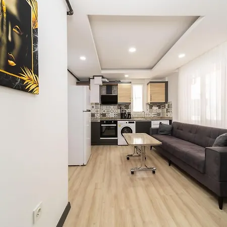 Pleasant Flat 15 Min Walking Distance To Kaleici In Muratpasa, Antalya