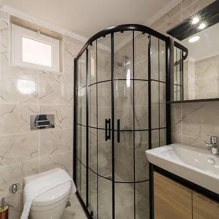 Pleasant Flat 15 Min Walking Distance To Kaleici In Muratpasa, Antalya *